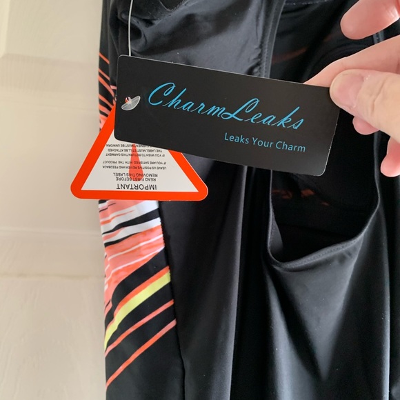 Gorgeous one piece bathing suit - Picture 3 of 7